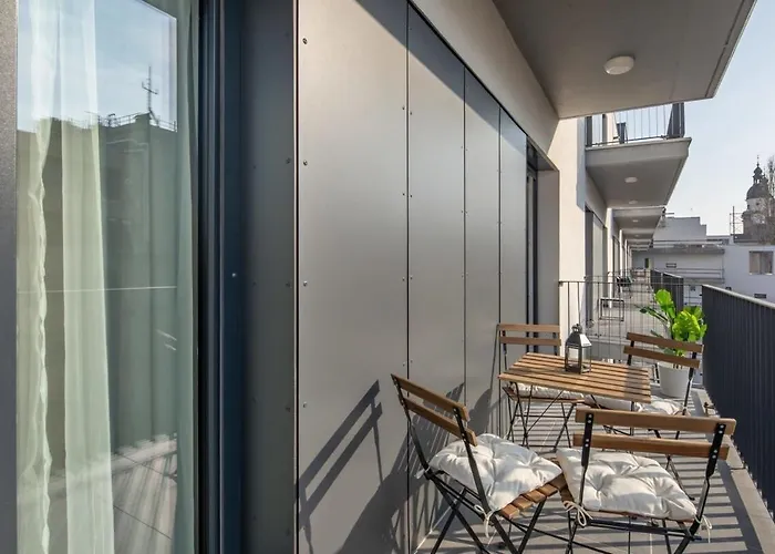 Fresh & Modern - With 2 Balconies