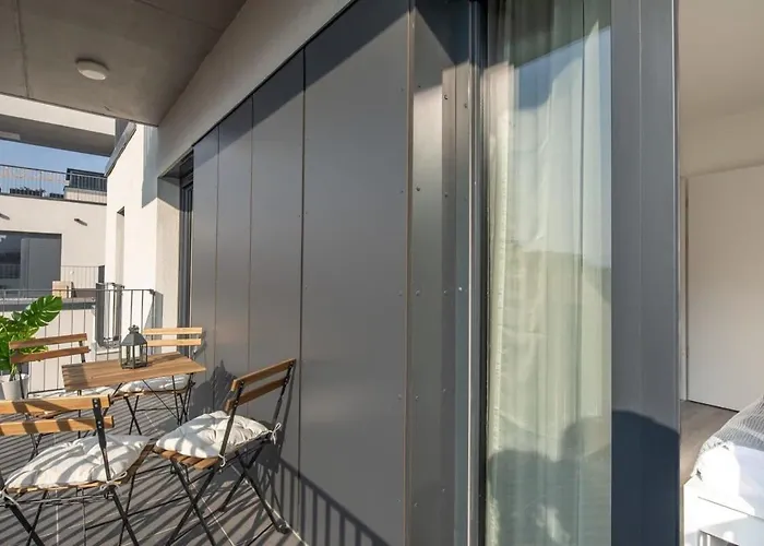 Fresh & Modern - With 2 Balconies
