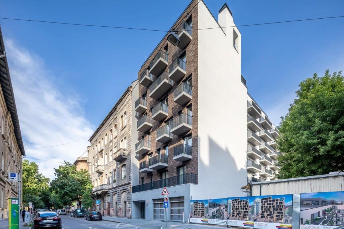 Fresh & Modern - With 2 Balconies Appartamento *