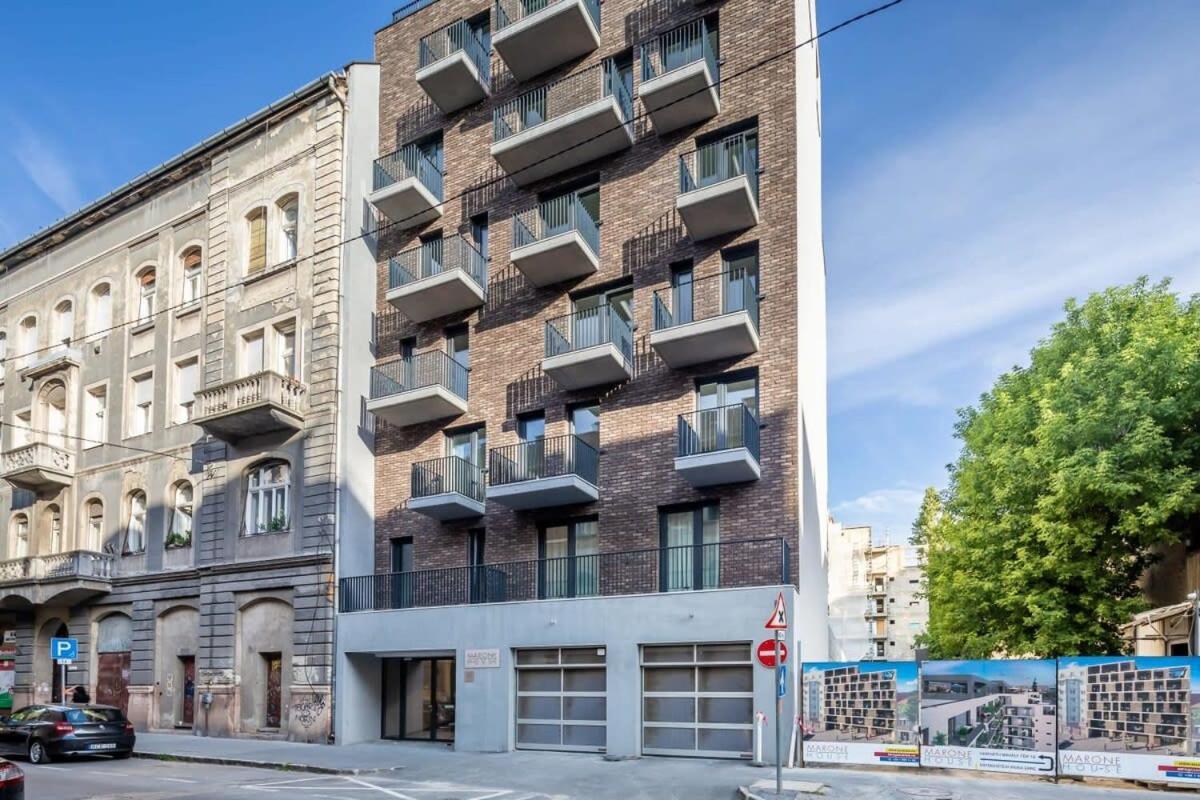 Fresh & Modern - With 2 Balconies Appartamento Budapest